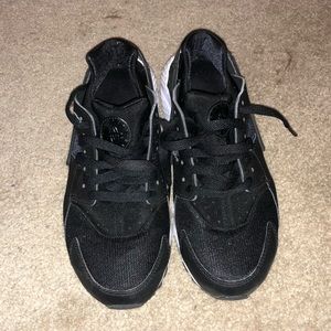 Nike Black Hurache Sneakers